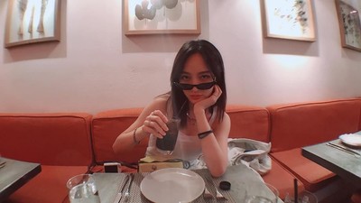 Pacaran dengan Konglomerat Singapura, Ini Gaya Kulineran Hits Meng Jia