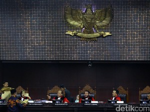 Setelah Mahasiswa, Giliran 25 Advokat Gugat UU KPK ke MK