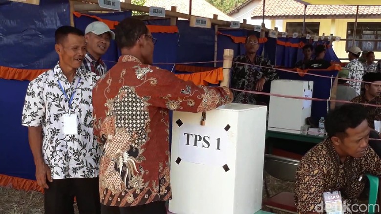 Diduga Ada Politik Uang, 4 Cakades Gugat Pemkab Brebes Diduga Ada Politik Uang, 4 Cakades Gugat Pemkab Brebes