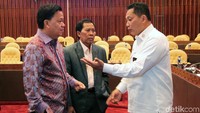 Rapat dengar pendapat tersebut dipimpin oleh Wakil Ketua Komisi IV Roem Kono.