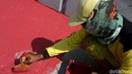 Aksi Petugas Bina Marga Percantik Kota Jakarta Jelang HUT ke-492