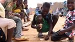 Melihat Kehidupan Pengungsi Anak Lewat Jepretan Kamera