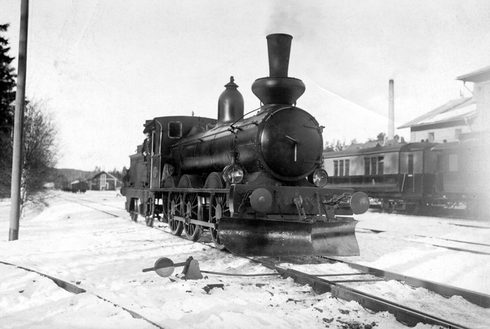 Kereta uap atau mesin uap pertama kali diperkenalkan pada tahun 1804. Nah, penasaran seperti apa rekam jejaknya?