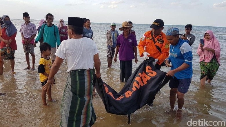 Korban Kapal Tenggelam di Sumenep Ditemukan Meninggal, Total 21 Orang Korban Kapal Tenggelam di Sumenep Ditemukan Meninggal, Total 21 Orang