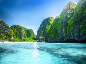 Maya Bay Kembali Cantik, tapi Wisatawan Dilarang Berenang