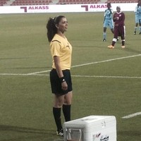 Pada Mei 2017, Ganoiati memulai debutnya menjadi wasit wanita dalam pertandingan sepakbola pria. Kala itu dia menjadi wasit wanita di pertandingan klub Stade Tunisien melawan Union Monastir. Foto: dok. Facebook