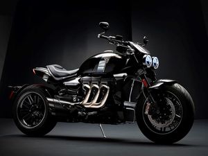 Motor dengan Mesin Paling Besar, 2.500cc!