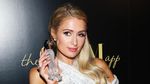 Kenakan Gaun Silver, Paris Hilton Pamer Tubuh Seksi