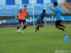 Persela Siapkan Pengganti Hambali Tolib Lawan Persija