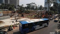 Pembangunan terus dilakukan.