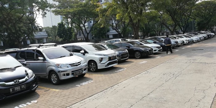 Parkiran mahal di kampus Pelita Harapan