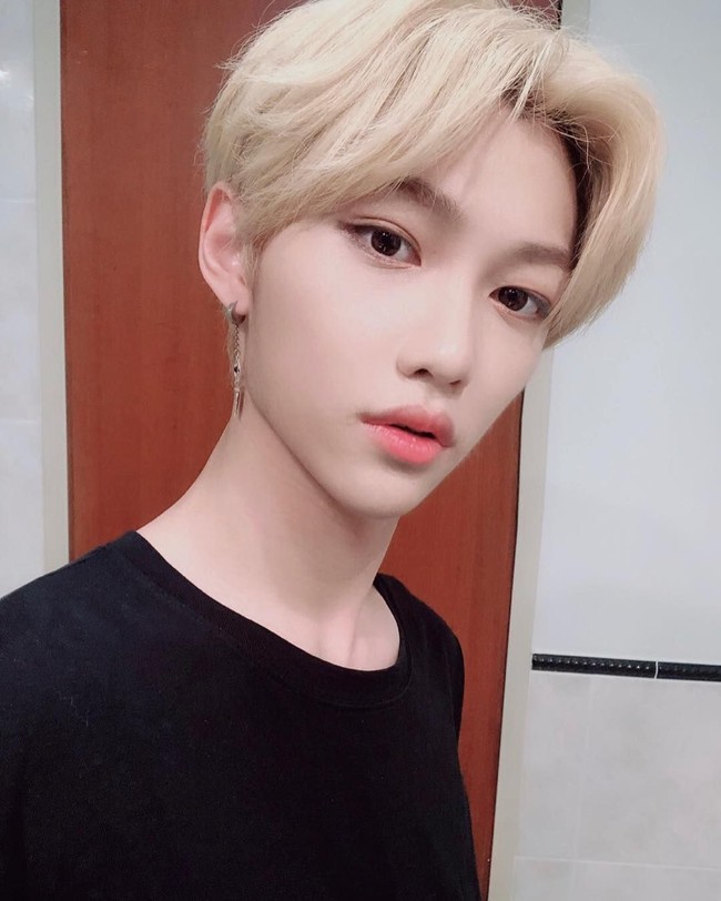 Wajah ganteng Felix bahkan mengantarkannya menjadi salah satu nominasi 100 Most Handsome Men of 2018. Pria yang dibesarkan di Australia tersebut punya wajah unik yang membuatnya semakin jadi pujaan para fangirl. Foto: Instagram @realstraykids