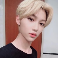Wajah ganteng Felix bahkan mengantarkannya menjadi salah satu nominasi 100 Most Handsome Men of 2018. Pria yang dibesarkan di Australia tersebut punya wajah unik yang membuatnya semakin jadi pujaan para fangirl. Foto: Instagram @realstraykids