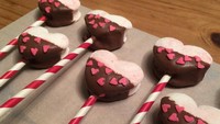 Untuk orang terkasih, coba beri hadiah marshmalloww dengan penuh love ini. Si dia pasti langsung makin sayang.  Foto: instagram @toasted.mallow