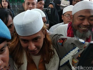 Jabar Hari Ini: Hengky Kurniawan Plt Bupati-Habib Bahar Bantah Ancam Membunuh