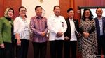 Senyum Cerah Buwas Saat Rapat Bareng DPR