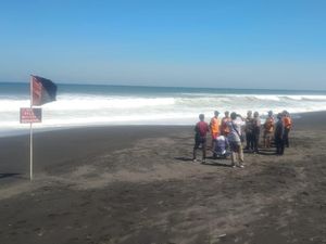 Mantan Pemain Persis Solo Hilang Tersapu Ombak Pantai Baru Bantul