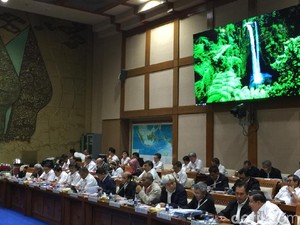Rapat Sempat Tertunda, DPR dan Jonan Akhirnya Bahas Anggaran