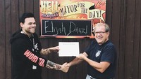 Elijah Daniel membeli kota tersebut sebagai aksi protes terhadap kebijakan Donald Trump terhadap kaum LGBT. Dok. Twitter