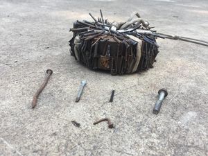 Ngeri! Motor Kena Ranjau Paku Berujung Maut