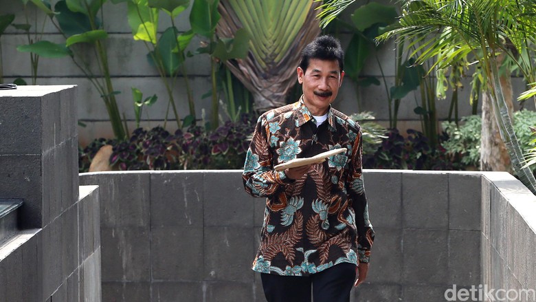 Bupati Solok Selatan Minta Maaf Soal drg Romi Gagal Jadi PNS Bupati Solok Selatan Minta Maaf Soal drg Romi Gagal Jadi PNS