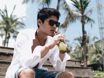 Rizky Billar yang Gantengnya Bikin Hati Meleleh