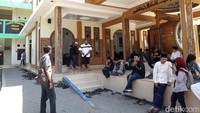 Deddy disebut sedang dalam perjalanan dari Jakarta menuju ke lokasi.