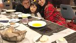 Keseruan Nisya, Adik Raffi Ahmad Saat Kulineran Bareng Keluarga