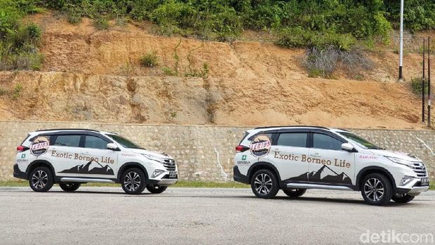 Uji Ketangguhan Daihatsu Terios di Perbatasan Kalimantan