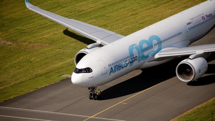 International Paris Air Show merupakan salah satu pameran industri dirgantara terbesar di dunia. Aneka pesawat keren nan canggih dipamerkan di sana. Penasaran?