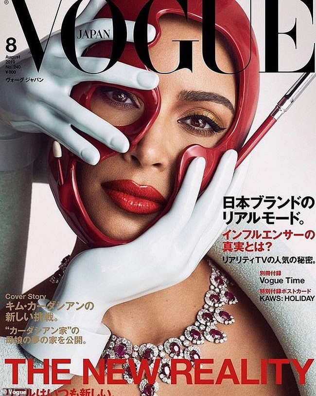 Setelah Vogue US, giliran Vogue Japan yang menampilkan Kim Kardashian di sampul majalahnya. Sosok bintang reality show yang juga pengusaha kosmetik ini muncul di Vogue Japan edisi  Agustus 2019. (Foto: Dok. Vogue Japan)