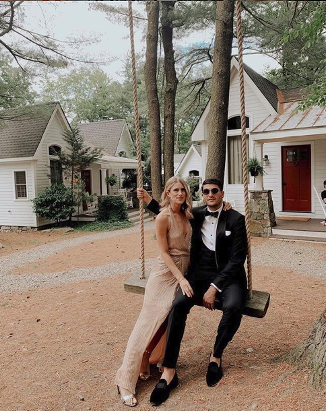 Petualangan itu sejauh ini sudah memberikan Marissa banyak barang, termasuk baju dan perhiasan mewah. Keduanya bahkan pelesir dari Montauk ke Miami, dan jadwal berikutnya ke Paris. Foto: Instagram/ Marissa Casey Fuchs