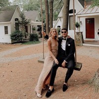 Petualangan itu sejauh ini sudah memberikan Marissa banyak barang, termasuk baju dan perhiasan mewah. Keduanya bahkan pelesir dari Montauk ke Miami, dan jadwal berikutnya ke Paris. Foto: Instagram/ Marissa Casey Fuchs