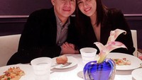 Tak hanya di dalam negeri, kulineran mereka juga banyak di negara lain sambil travelling. Mampir ke resto fine dining, keduanya berpakaian rapih. Foto: Instagram shandyaulia