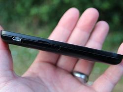 BlackBerry Q5, Ponsel dengan Bentuk yang Kini Sudah Punah