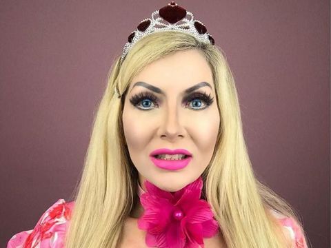 Ibu-ibu Hebring Ini Obsesi Jadi Barbie, Lakukan Lebih dari 100 Kali Oplas