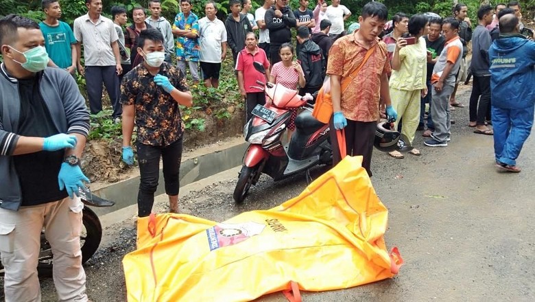 Mayat di Perkebunan di Gunungsitoli Adalah Petugas Pendamping Desa Mayat di Perkebunan di Gunungsitoli Adalah Petugas Pendamping Desa