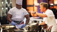 Tampilannya yang nyentrik membuat banyak netizen membuat meme kocak. Salah satunya seperti aksi Chef Rush ketika menghadapi Gordon Ramsay. Foto: istimewa