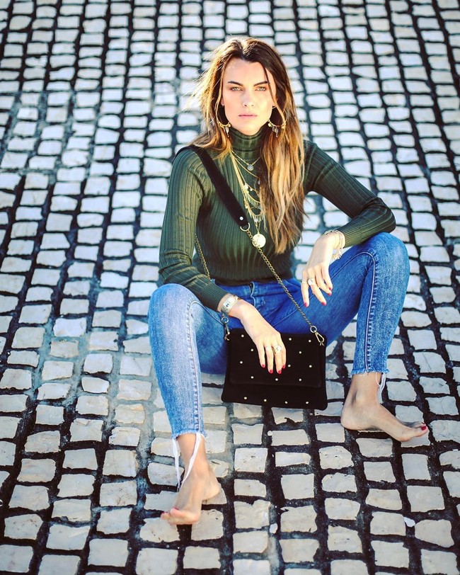 Pada 2009, model Filippa Hamilton dipecat dari Ralph Lauren karena dianggap terlalu gemuk. Perusahaan fashion tersebut mengatakan Filippa sudah kegemukan sehingga tidak muat lagi mengenakan koleksi mereka. Padahal, dia sudah lama bekerja sebagai model untuk brand tersebut dan sudah menganggap seperti rumah kedua. Foto: Instagram