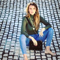 Pada 2009, model Filippa Hamilton dipecat dari Ralph Lauren karena dianggap terlalu gemuk. Perusahaan fashion tersebut mengatakan Filippa sudah kegemukan sehingga tidak muat lagi mengenakan koleksi mereka. Padahal, dia sudah lama bekerja sebagai model untuk brand tersebut dan sudah menganggap seperti rumah kedua. Foto: Instagram