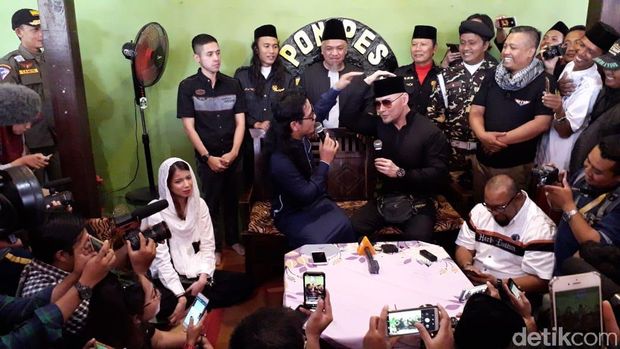 Usai Bersyahadat, Deddy Corbuzier Sowan Maruf Amin Malam Ini