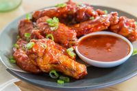 Kesal Suaminya Tak Becus Makan Chicken Wings, Cardi B Curhat di Instagram