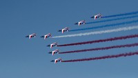 International Paris Air Show kembali digelar. Sejumlah pesawat komersil hingga pesawat tempur unjuk kebolehan di pameran yang digelar di Le Bourget, Paris Prancis, sejak Senin (17/6/2019) lalu. Pascal Rossignol/Reuters.
