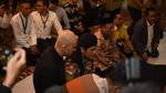 Momen Deddy Corbuzier Salat Diimami Maruf Amin