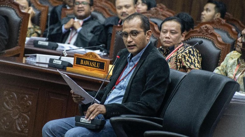 Eddy Hiariej Akui Slip of Tongue Soal Le Duc Tho di Sidang MK Eddy Hiariej Akui Slip of Tongue Soal Le Duc Tho di Sidang MK