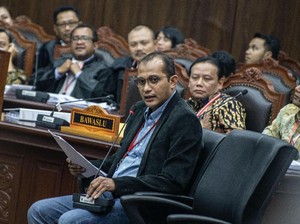 Ahlinya Ditelanjangi, BW Tantang Ahli Jokowi Tunjukkan Kepantasan