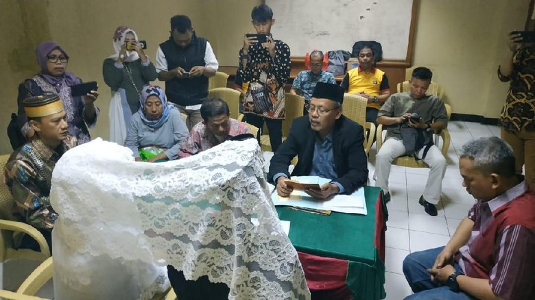 Salah Satu Tersangka Perusuh 22 Mei Menikah di Tahanan Salah Satu Tersangka Perusuh 22 Mei Menikah di Tahanan