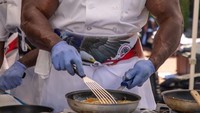 Terinspirasi dari film Ratatoulie, kira-kira seperti ini bayangan tikus yang bersembunyi di balik topi chef. Eits tapi kalau Chef Rush ini sudah jago masak sejak tahun 1994.  Foto: istimewa