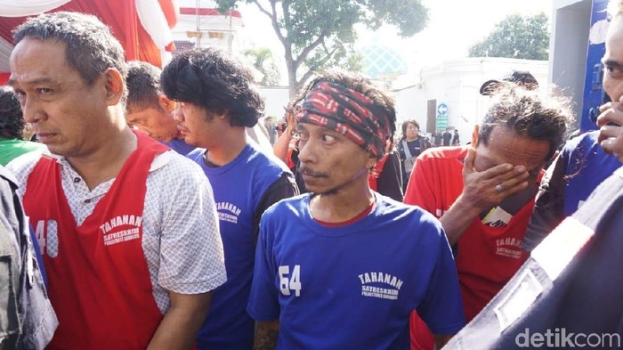 Hubert Henry Limahelu, pemain bass band Boomerang (Foto: Deny Prastyo Utomo) Hubert Henry Limahelu, pemain bass band Boomerang (Foto: Deny Prastyo Utomo)