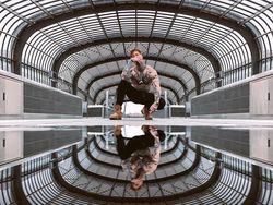 Kumpulan Foto Simetris Keren yang Menginspirasi